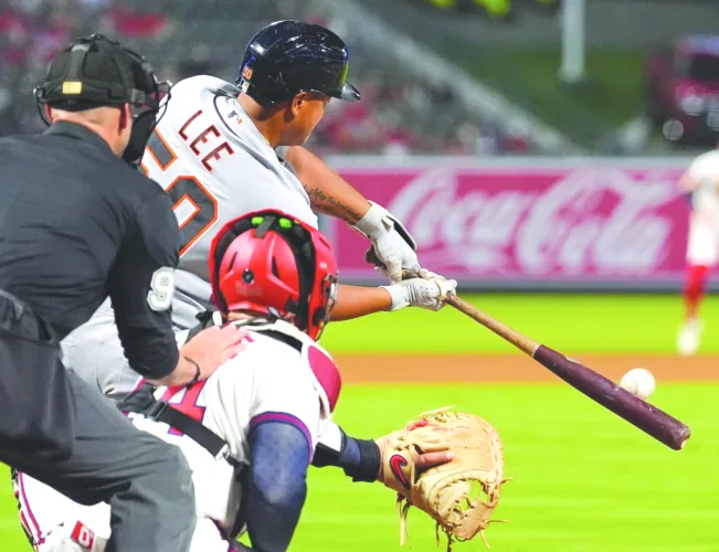 Lee's 2-out double wins it for Tigers on Friday